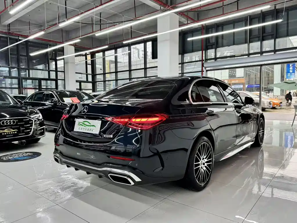 Mercedes-Benz C-Class 2025 — фото 17