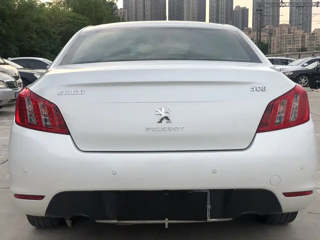 Peugeot 508 2014 — фото 11