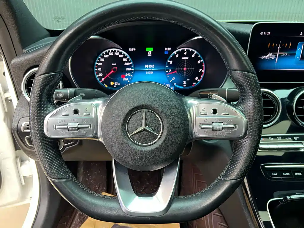 Mercedes-Benz C-Class 2019 — фото 17
