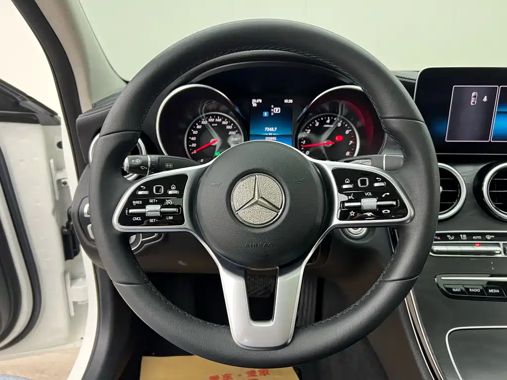 Mercedes-Benz C-Class 2018 — фото 15