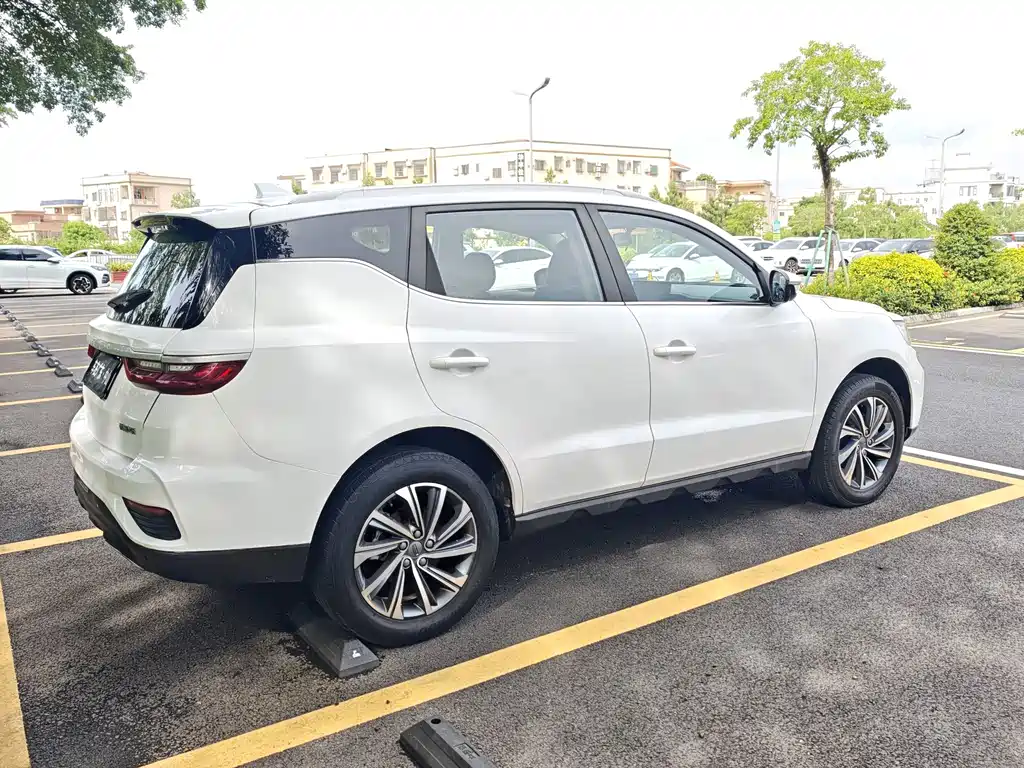 Geely Vision X6 2020 — фото 20