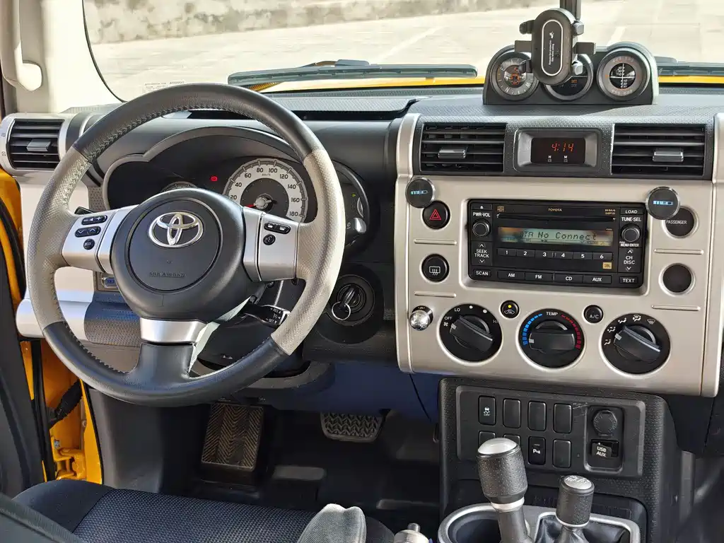 Toyota FJ Cruiser 2020 — фото 16