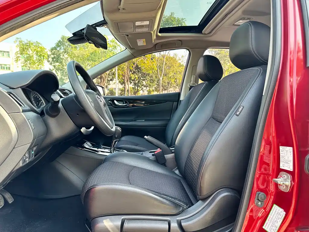Nissan Tiida 2017 — фото 11