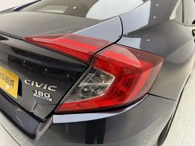 Honda Civic 2018 — фото 16