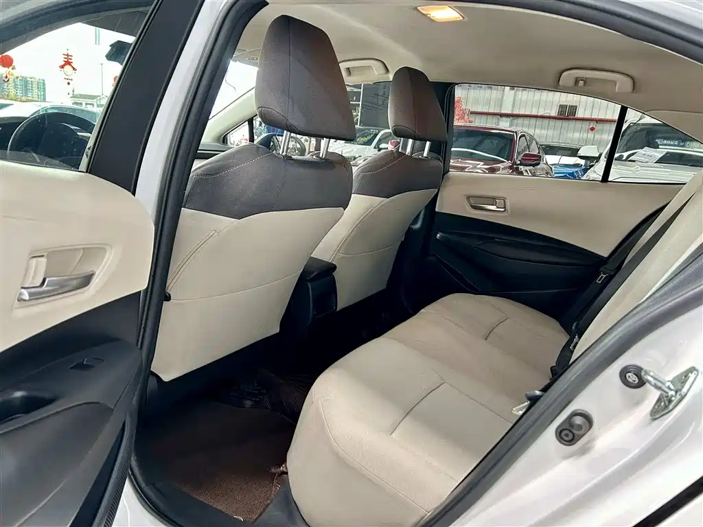 Toyota Corolla 2023 — фото 10
