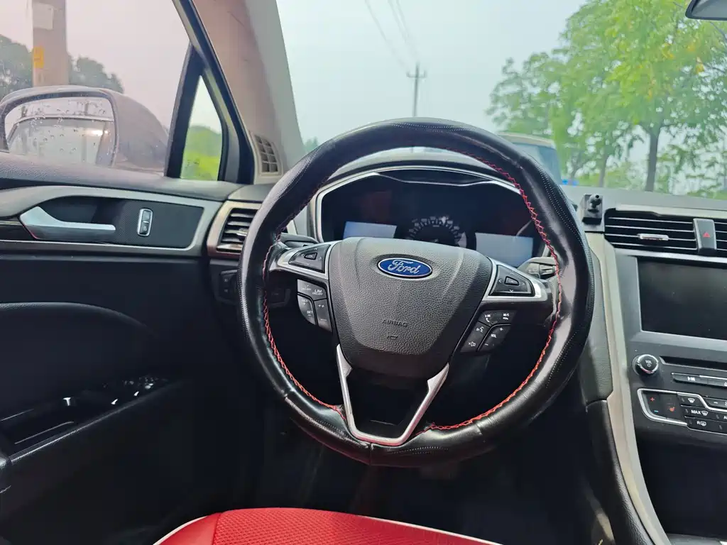 Ford Mondeo 2017 — фото 15