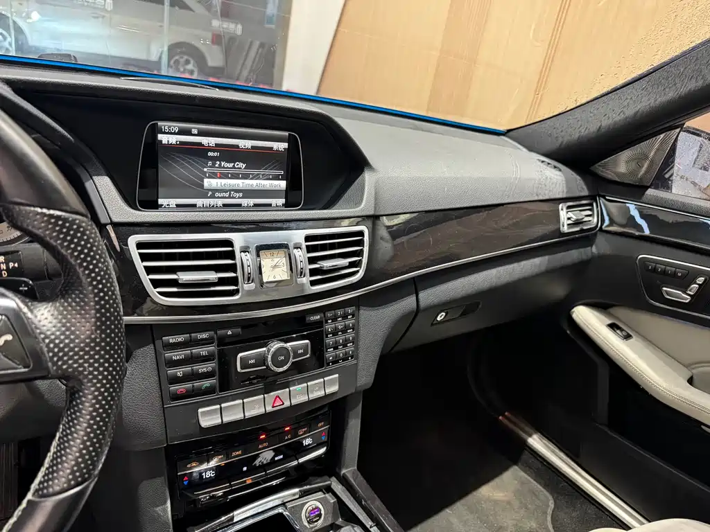Mercedes-Benz E-Class 2014 — фото 13
