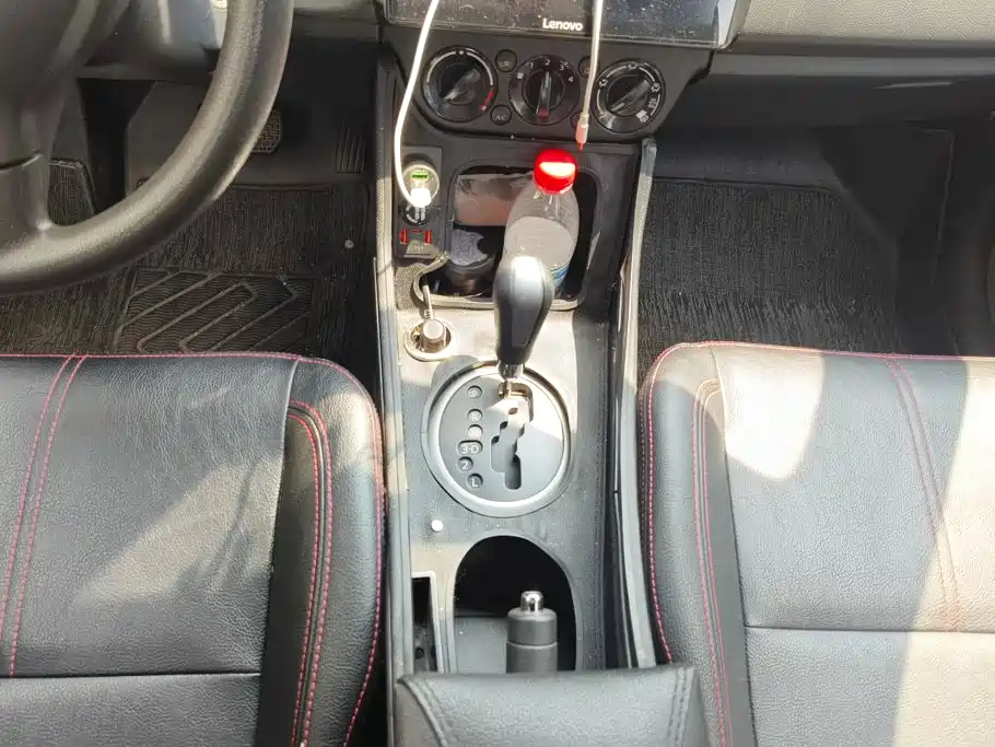 Suzuki Swift 2015 — фото 16
