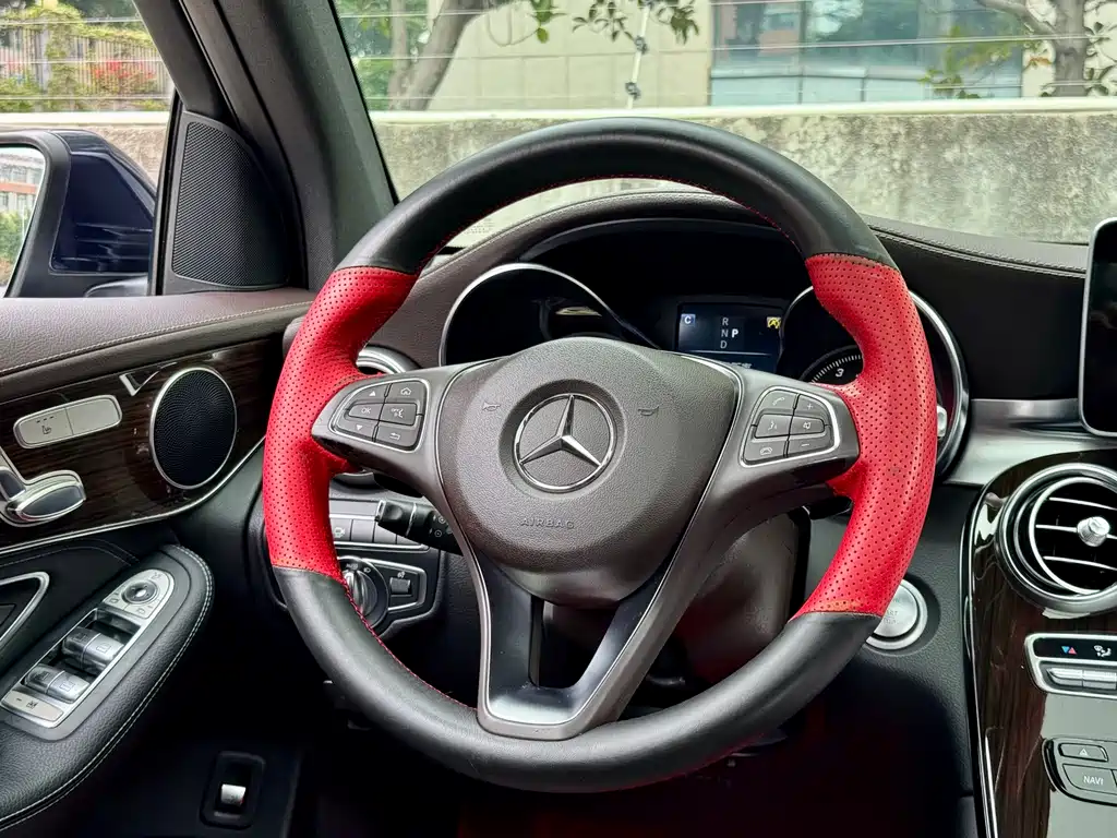 Mercedes-Benz GLC 2017 — фото 7