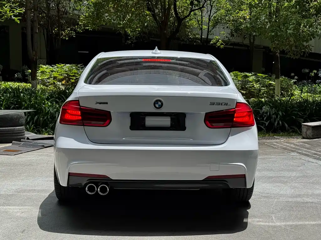 BMW 3 Series 2019 — фото 15