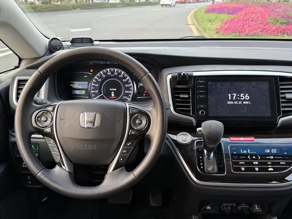 Honda Odyssey 2019 — фото 9