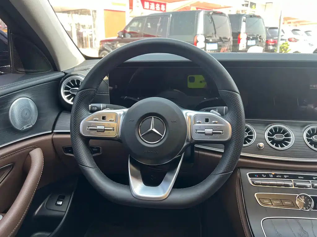 Mercedes-Benz E-Class 2020 — фото 7