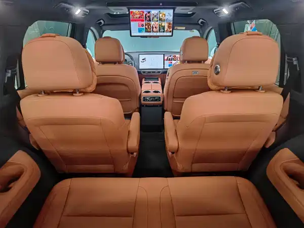 Li Auto L8 2025