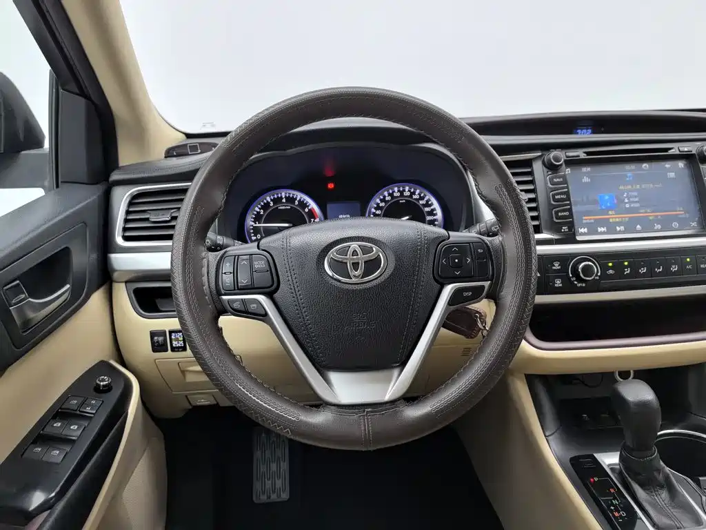 Toyota Highlander 2017 — фото 11