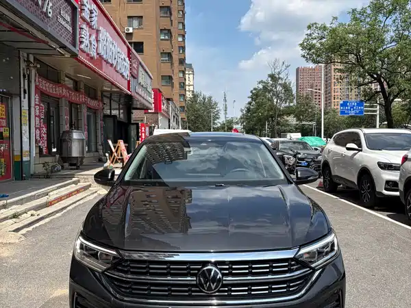 Volkswagen Sagitar 2022