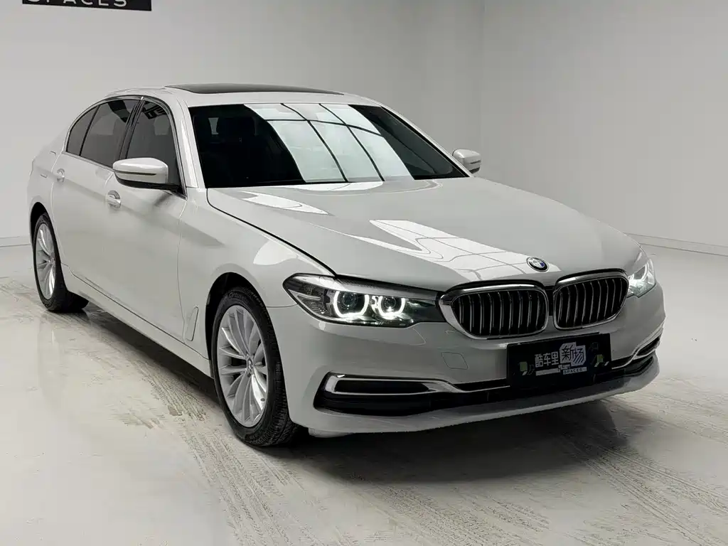 BMW 5 Series 2019 — фото 3