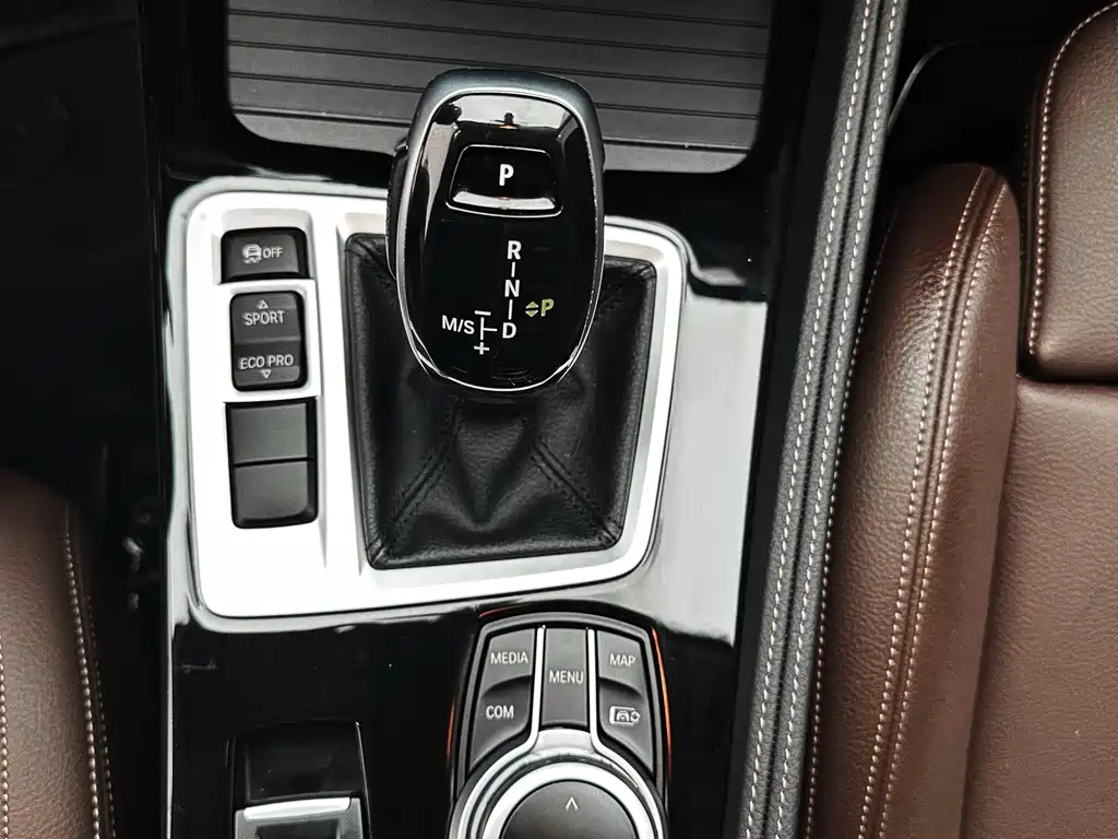 BMW 1 Series 2021 — фото 13