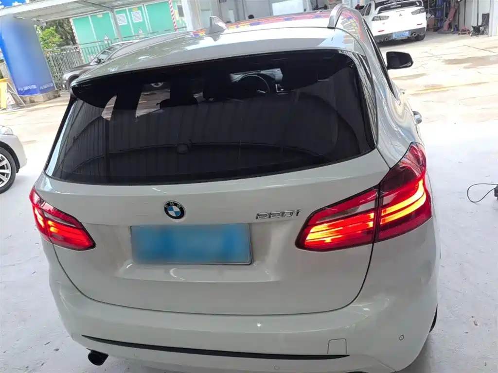 BMW 2 Series Active Tourer 2015 — фото 6