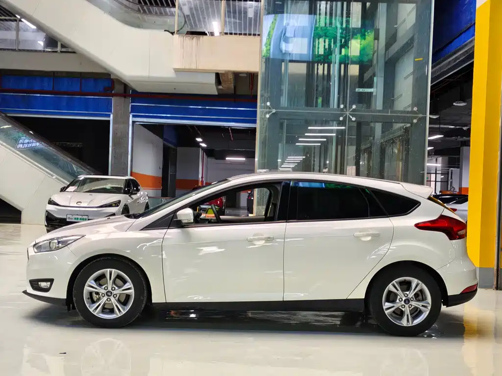 Ford Focus 2017 — фото 4