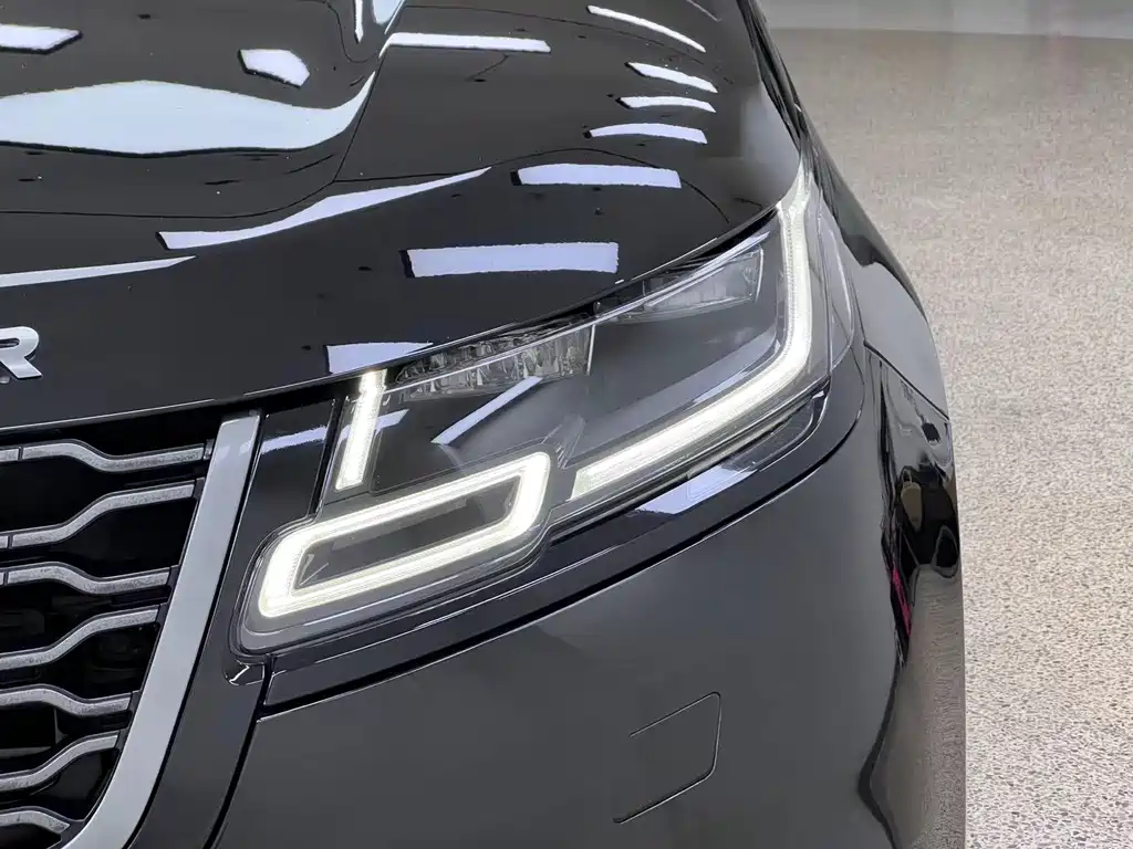 Land Rover Range Rover Velar 2018 — фото 11