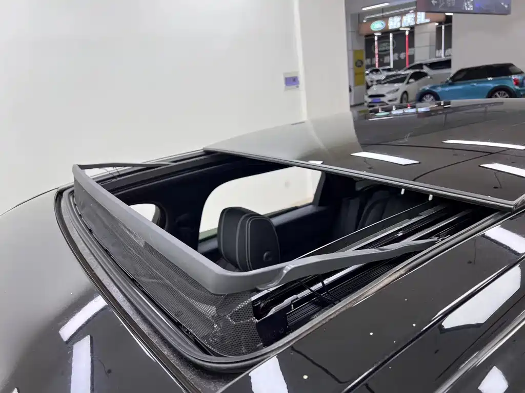 Land Rover Range Rover Velar 2018 — фото 26