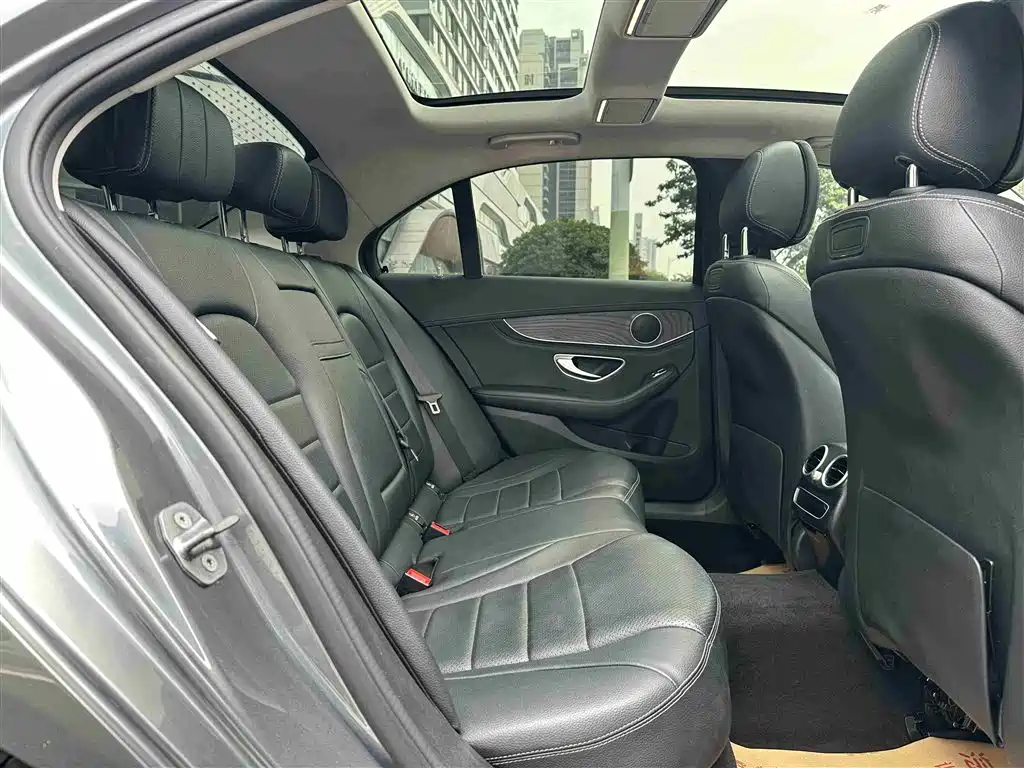 Mercedes-Benz C-Class 2019 — фото 20