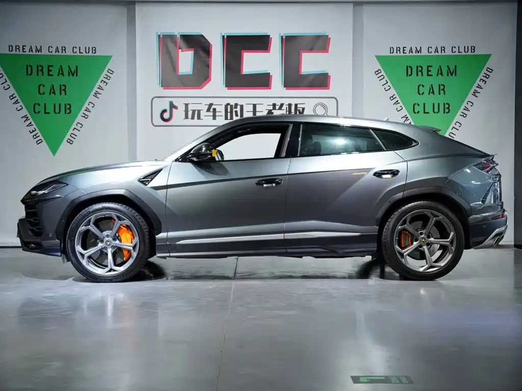 Lamborghini Urus 2020 — фото 49