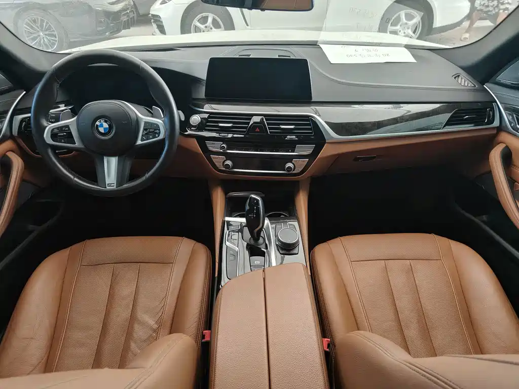 BMW 5 Series 2020 — фото 13
