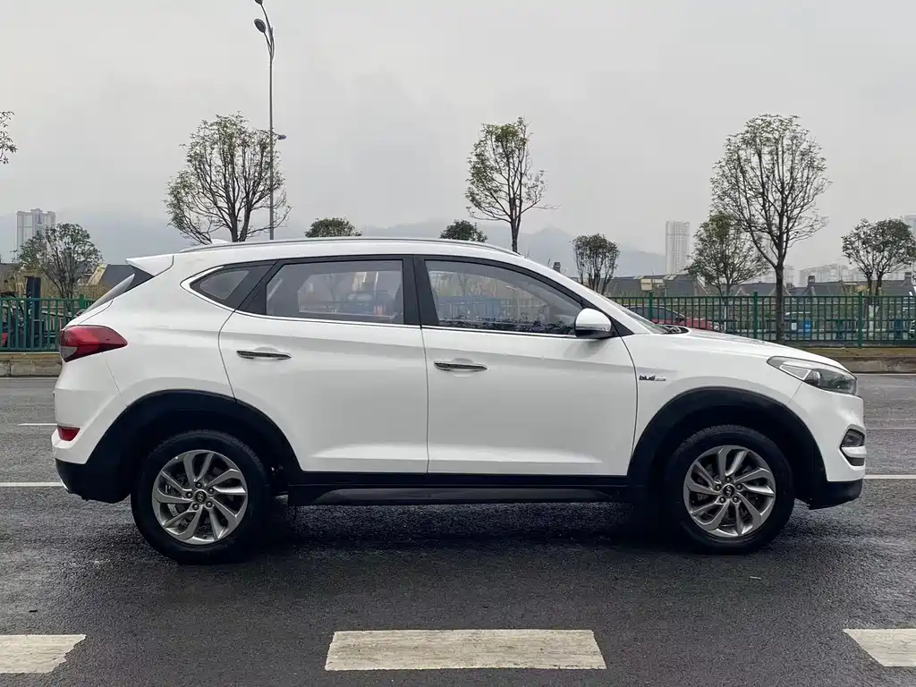 Hyundai Tucson 2016 — фото 10