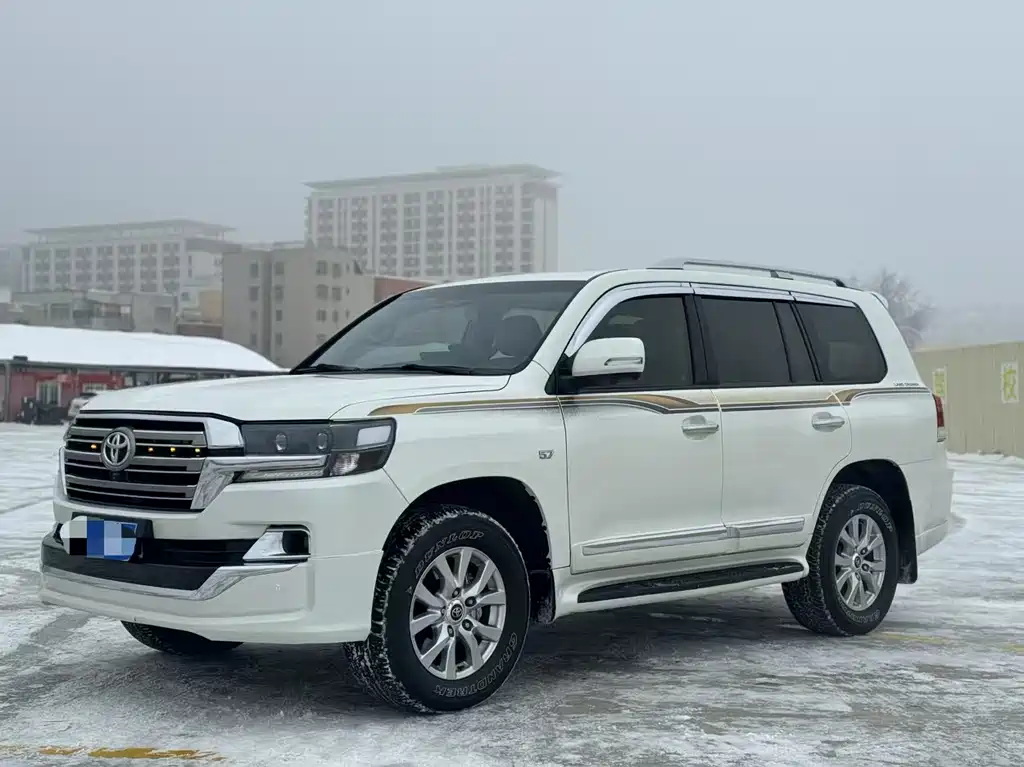 Toyota Land Cruiser 2016 — фото 1