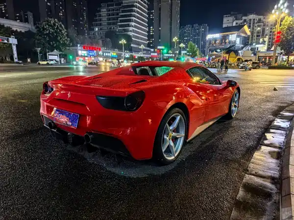 Ferrari 488 2019