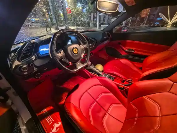Ferrari 488 2019