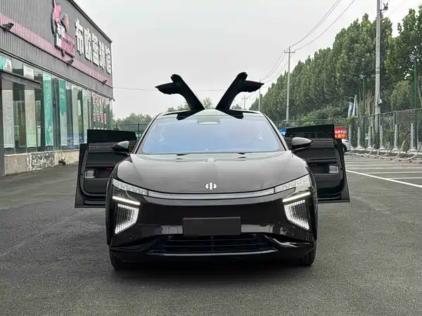 HiPhi X 2022