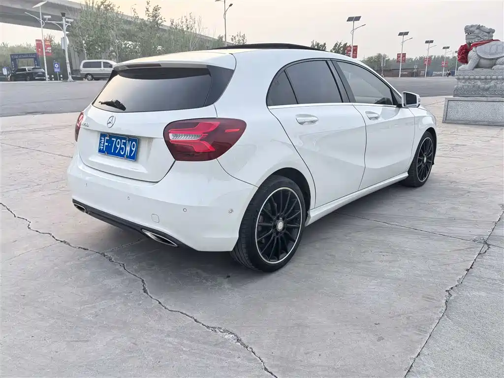 Mercedes-Benz A-Class 2016 — фото 7