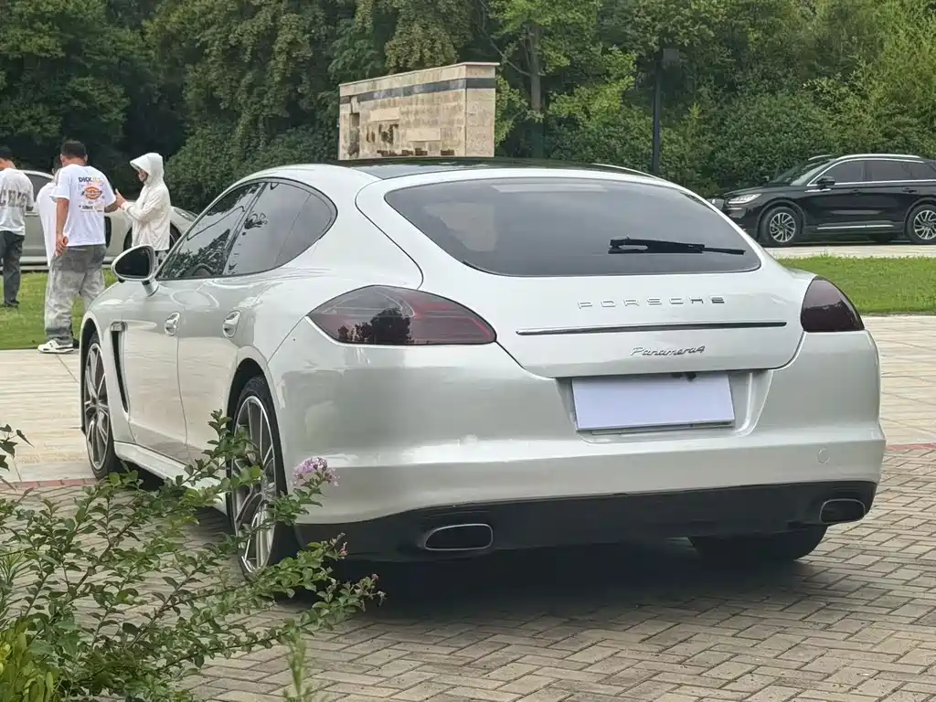 Porsche Panamera 2011 — фото 9