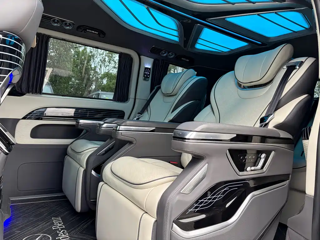 Mercedes-Benz Vito 2023 — фото 11