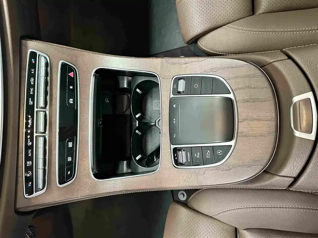 Mercedes-Benz E-Class 2023 — фото 10