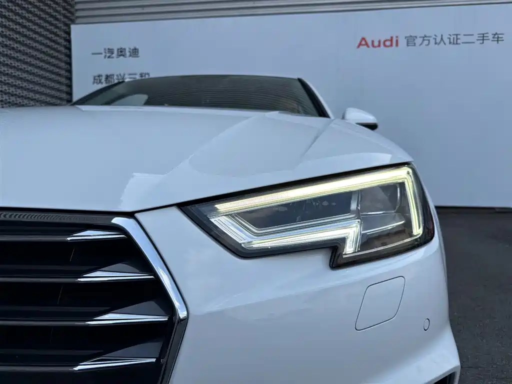 Audi A4L 2019 — фото 16