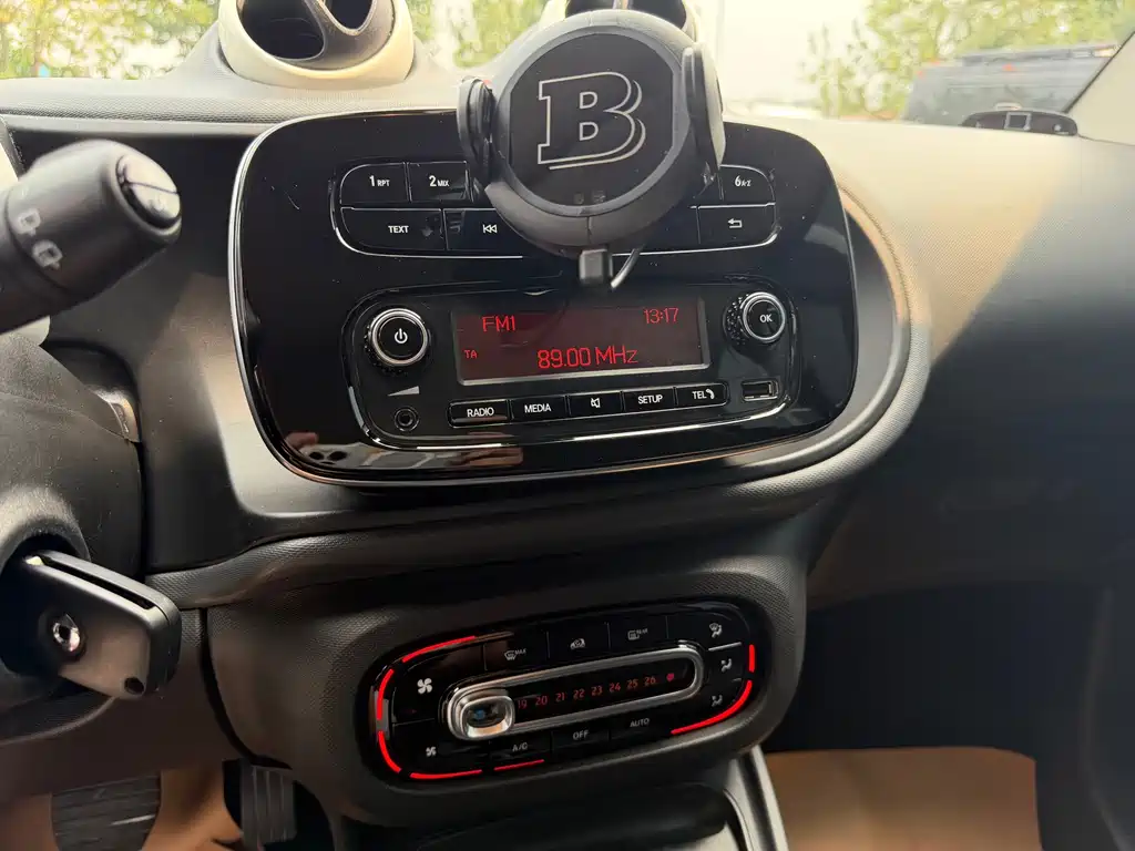 smart fortwo 2017 — фото 9