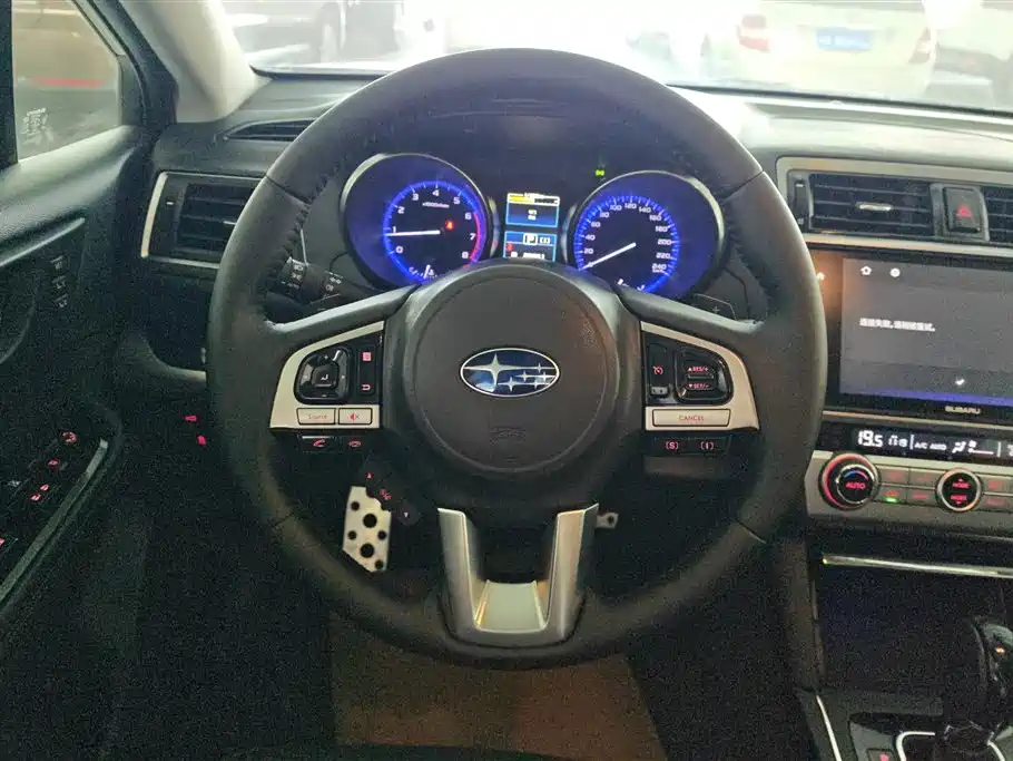 Subaru Outback 2017 — фото 15
