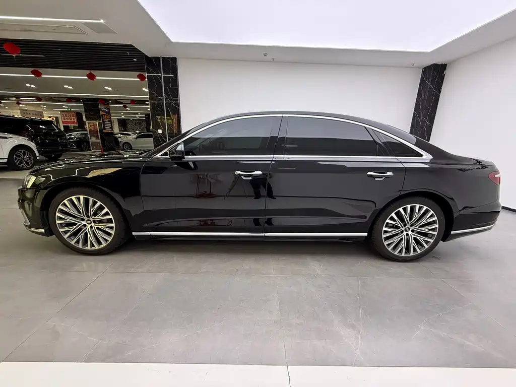 Audi A8 2021 — фото 5