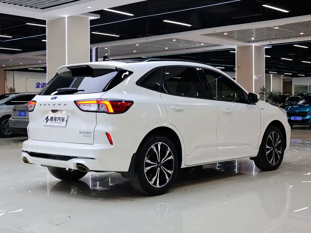 Ford Escape 2021 — фото 12