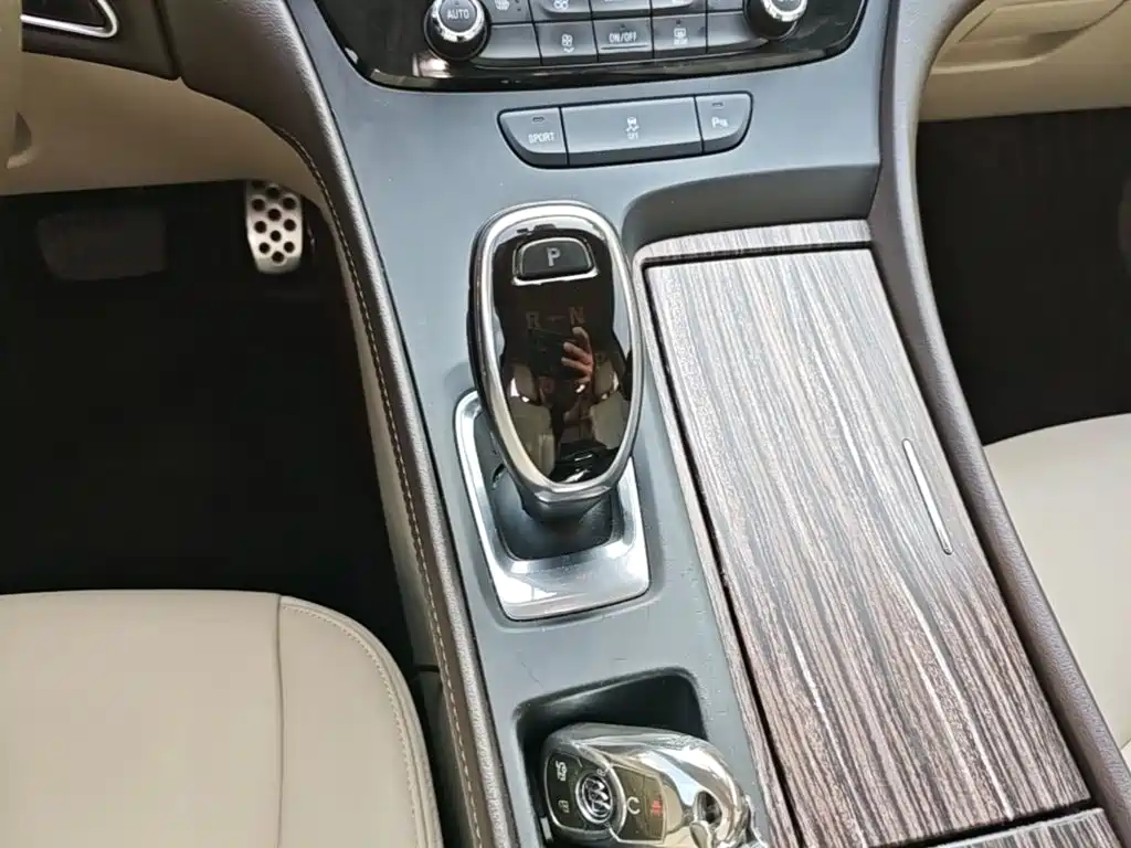 Buick LaCrosse 2017 — фото 14