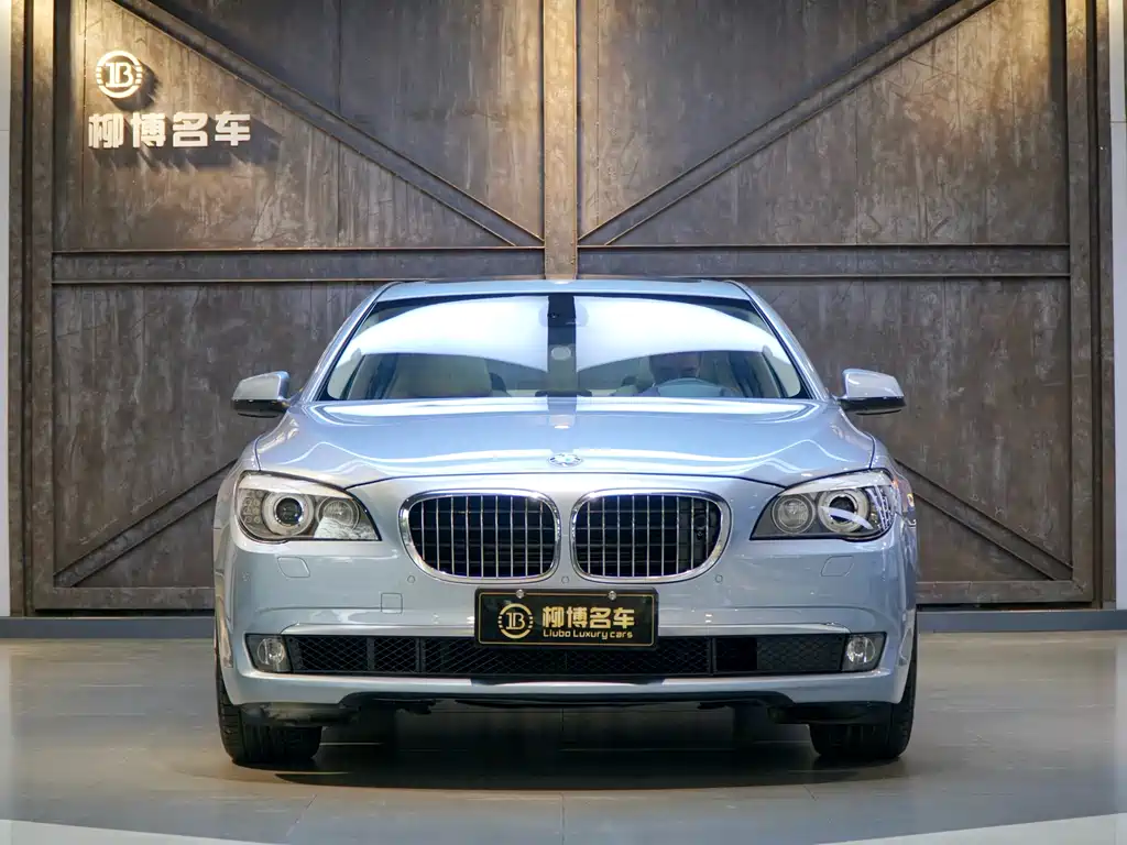 BMW 7 Series 2012 — фото 2