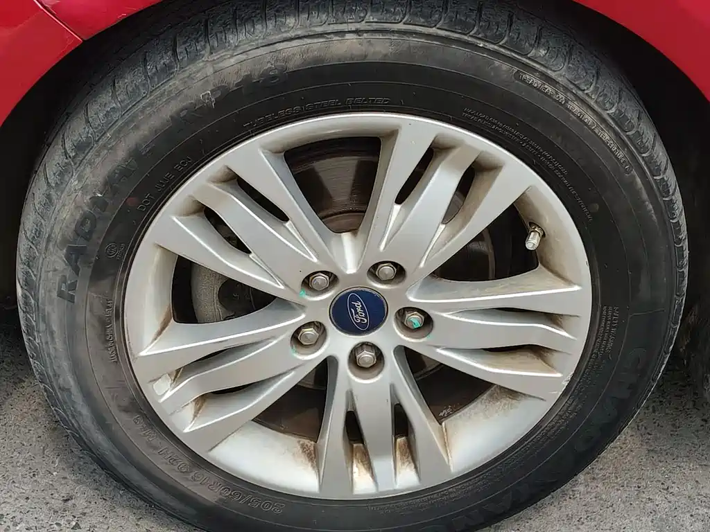 Ford Focus 2014 — фото 14