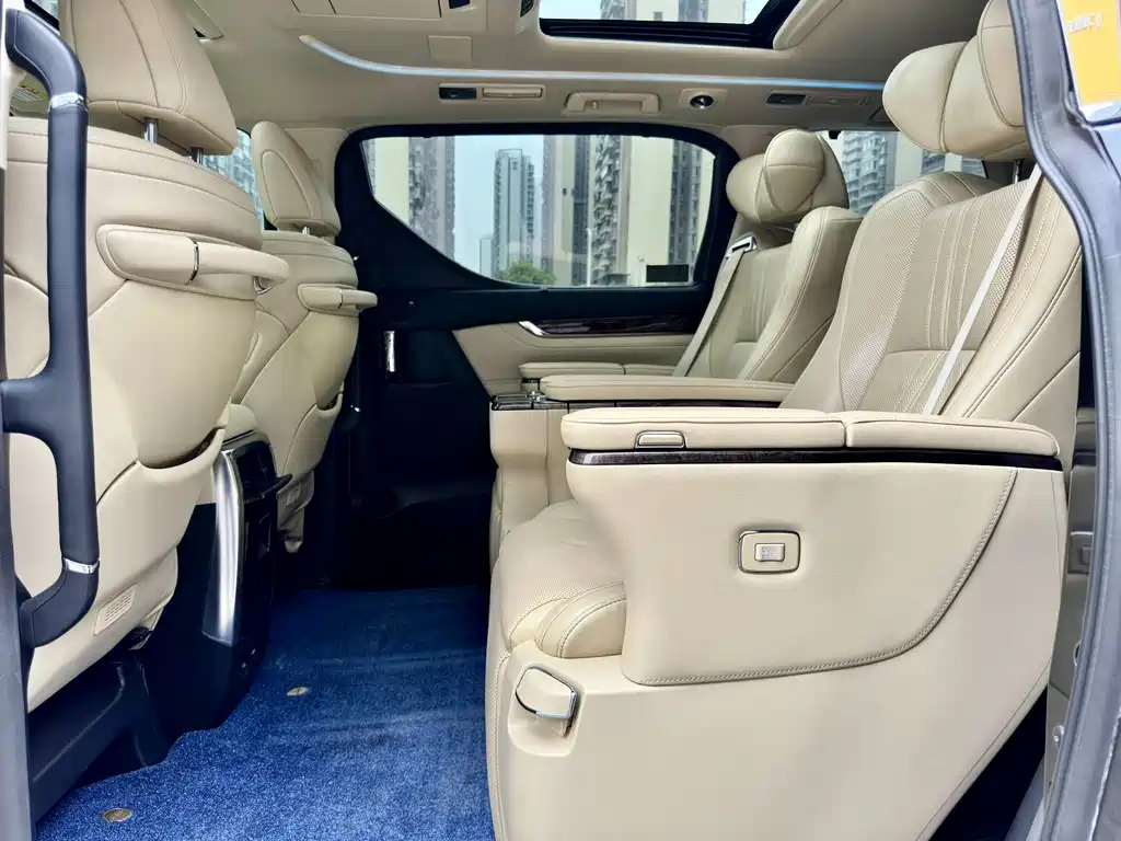 Toyota Alphard 2019 — фото 12