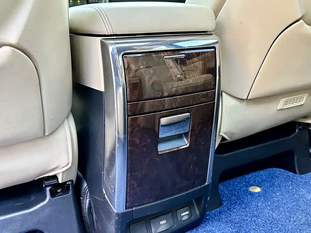 Toyota Alphard 2019 — фото 31