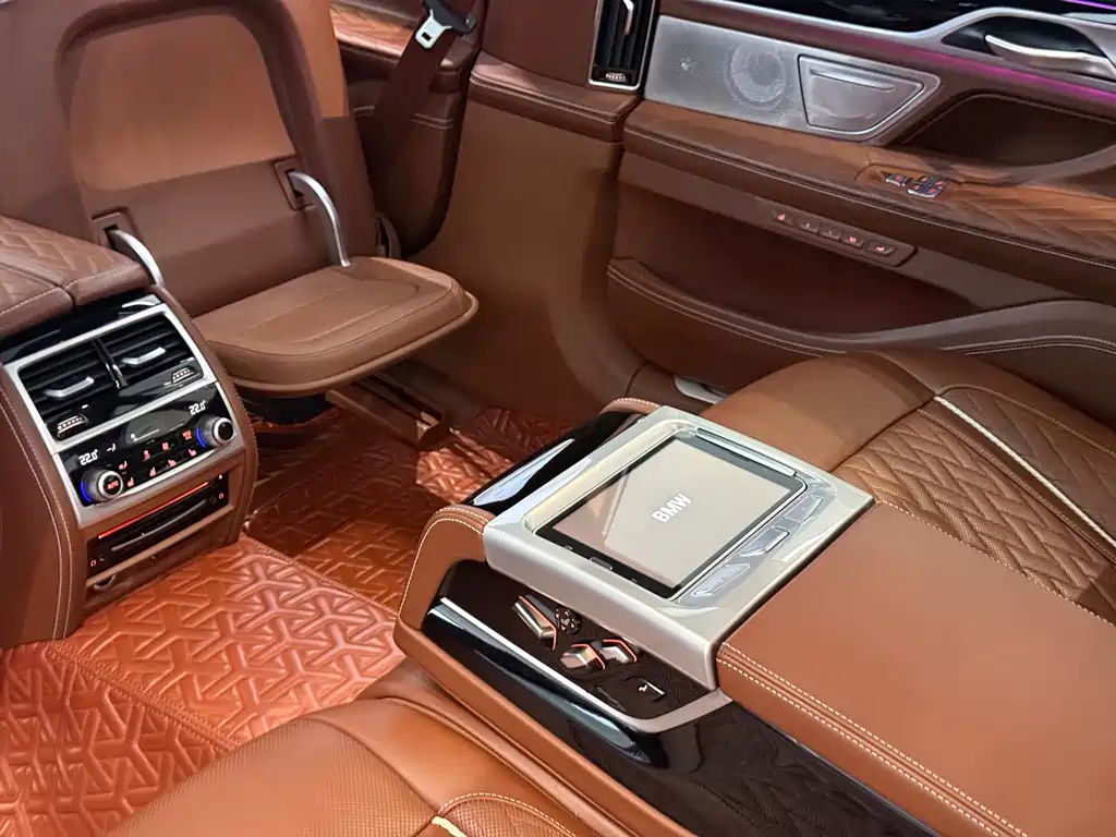 BMW 7 Series 2020 — фото 11
