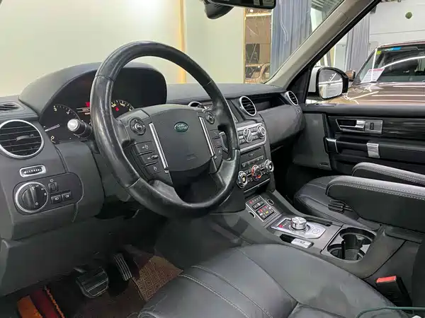 Land Rover Discovery 2013
