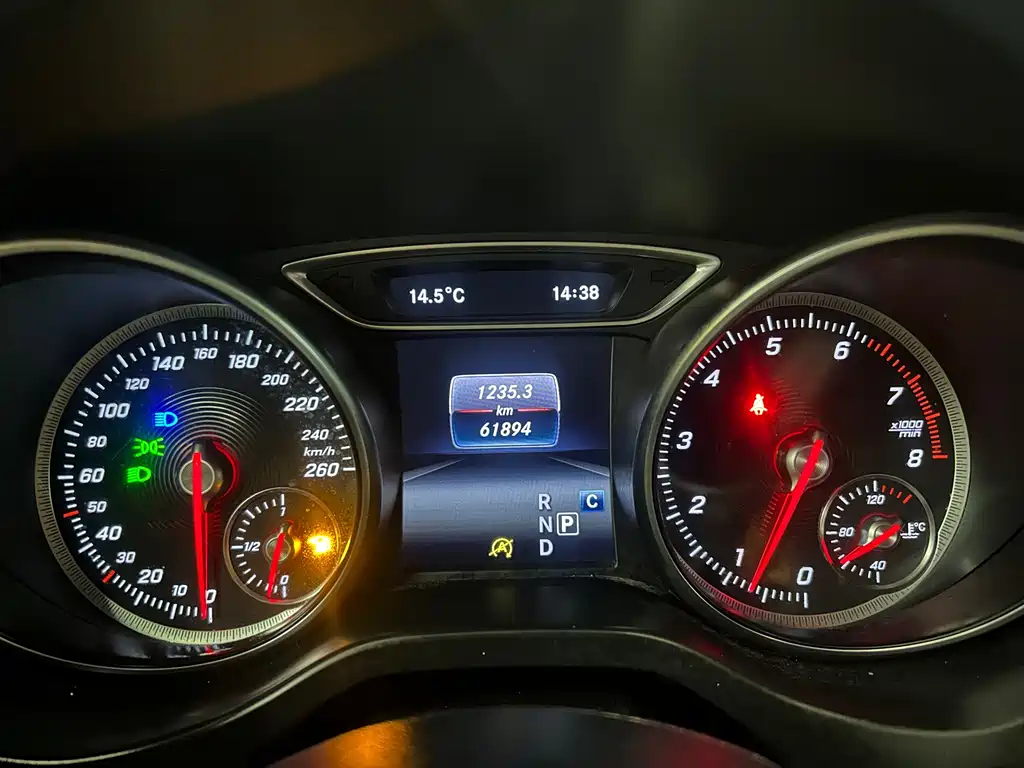 Mercedes-Benz CLA 2017 — фото 2